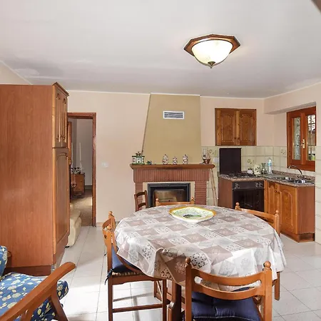 3 Bedroom Pet Friendly In Barga